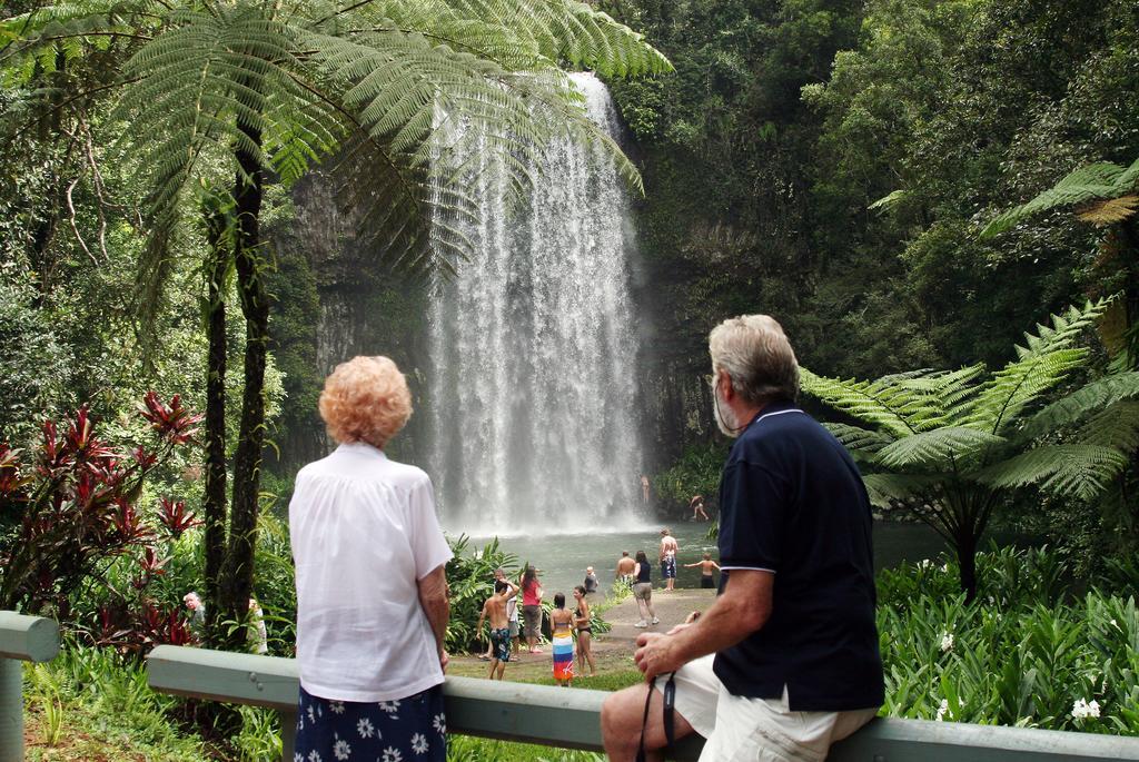 Lake Eacham Tourist Park & Cabins Extérieur photo