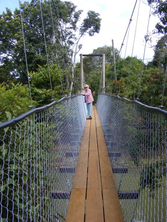 Lake Eacham Tourist Park & Cabins Extérieur photo