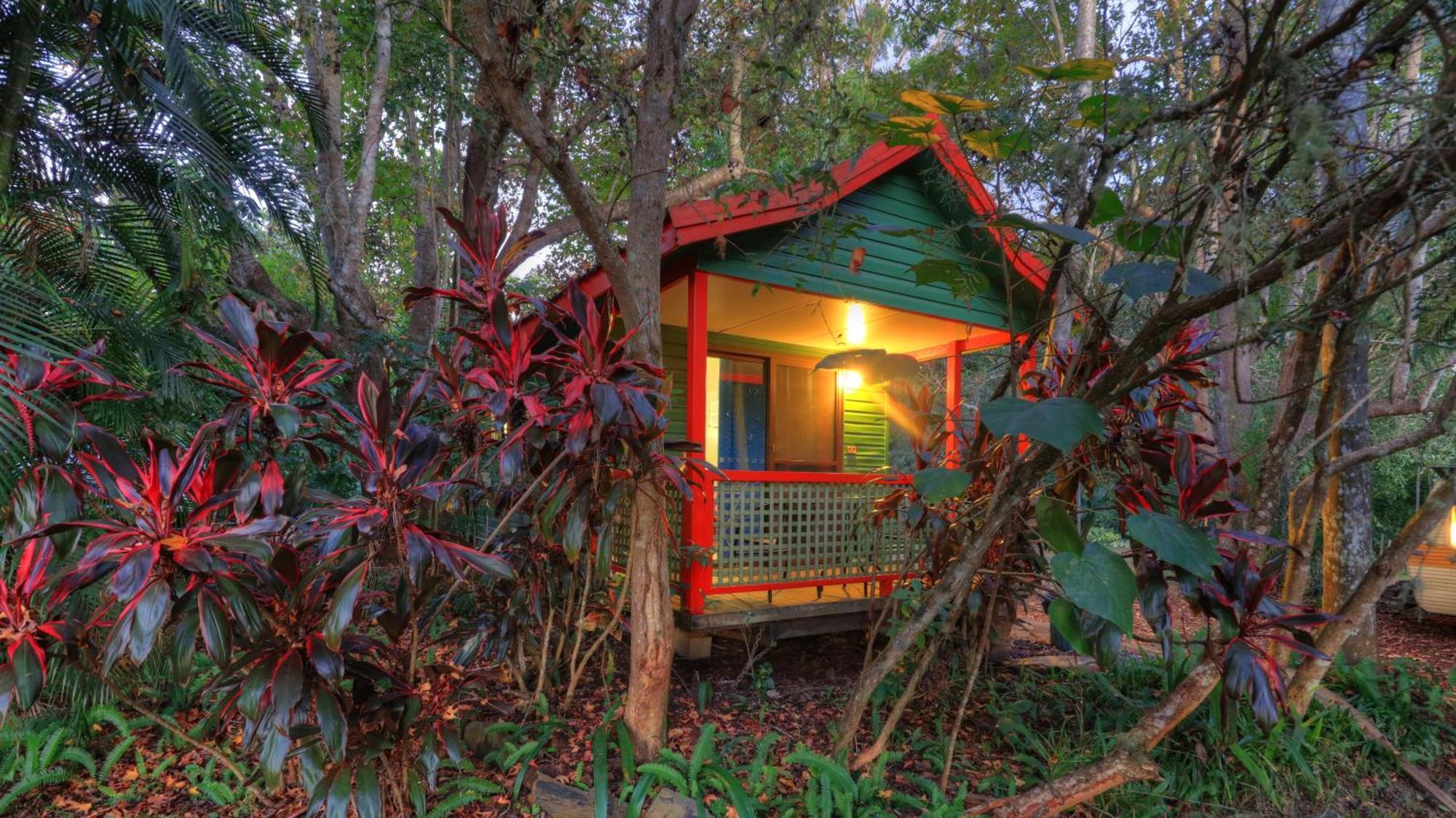 Lake Eacham Tourist Park & Cabins Extérieur photo